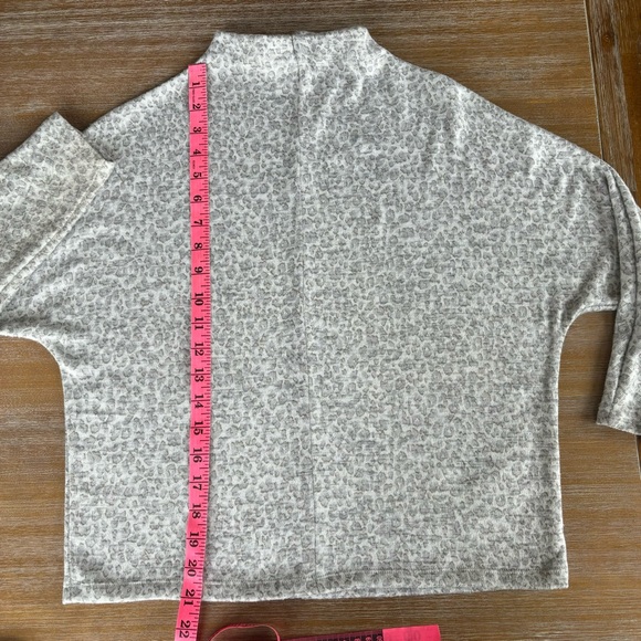 Banana Republic Leopard Print Sweater - Picture 8 of 8